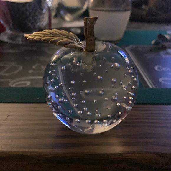 Glass apple - Picture 1 of 2